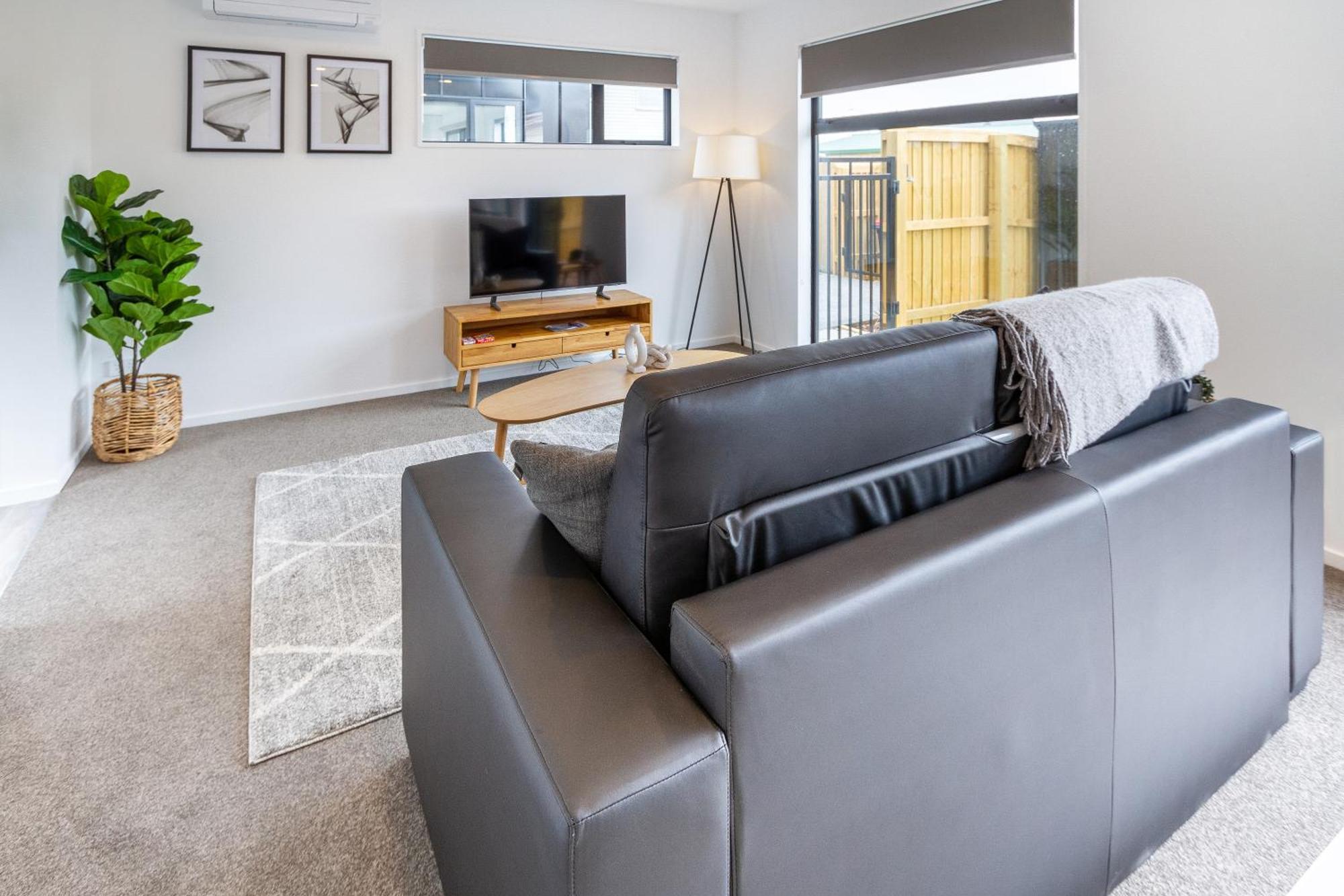2Br Townhouse: Cosy, Close To City, Car Park 基督城 外观 照片