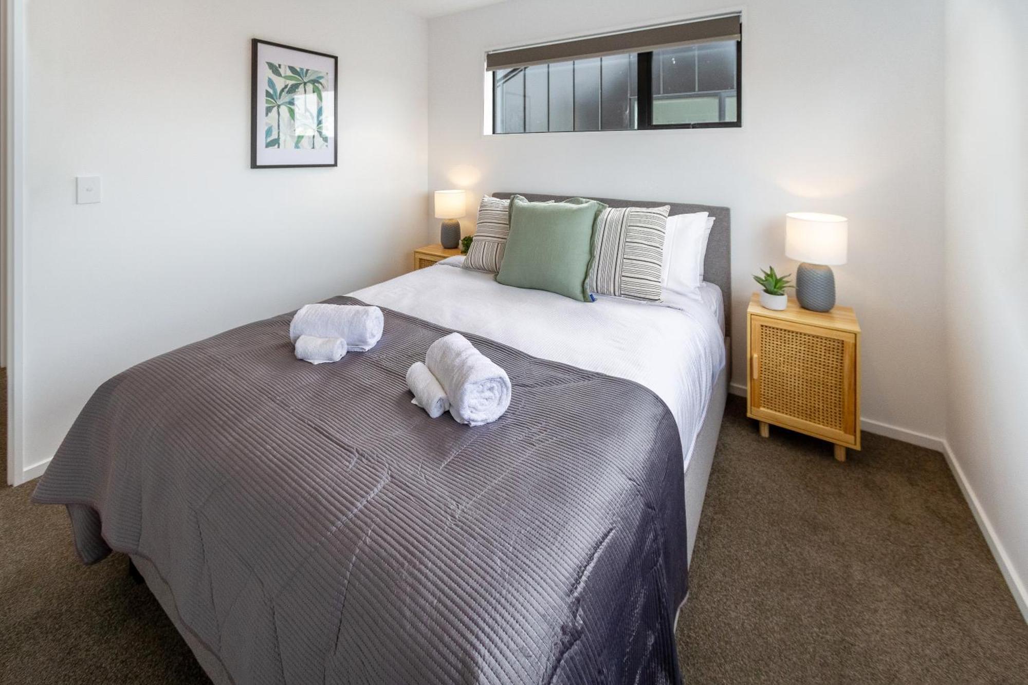 2Br Townhouse: Cosy, Close To City, Car Park 基督城 外观 照片