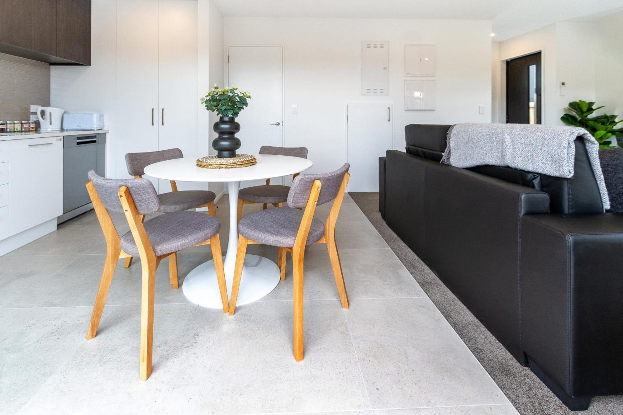 2Br Townhouse: Cosy, Close To City, Car Park 基督城 外观 照片