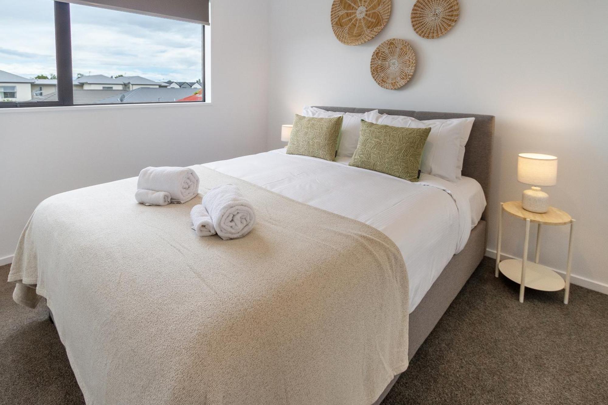 2Br Townhouse: Cosy, Close To City, Car Park 基督城 外观 照片