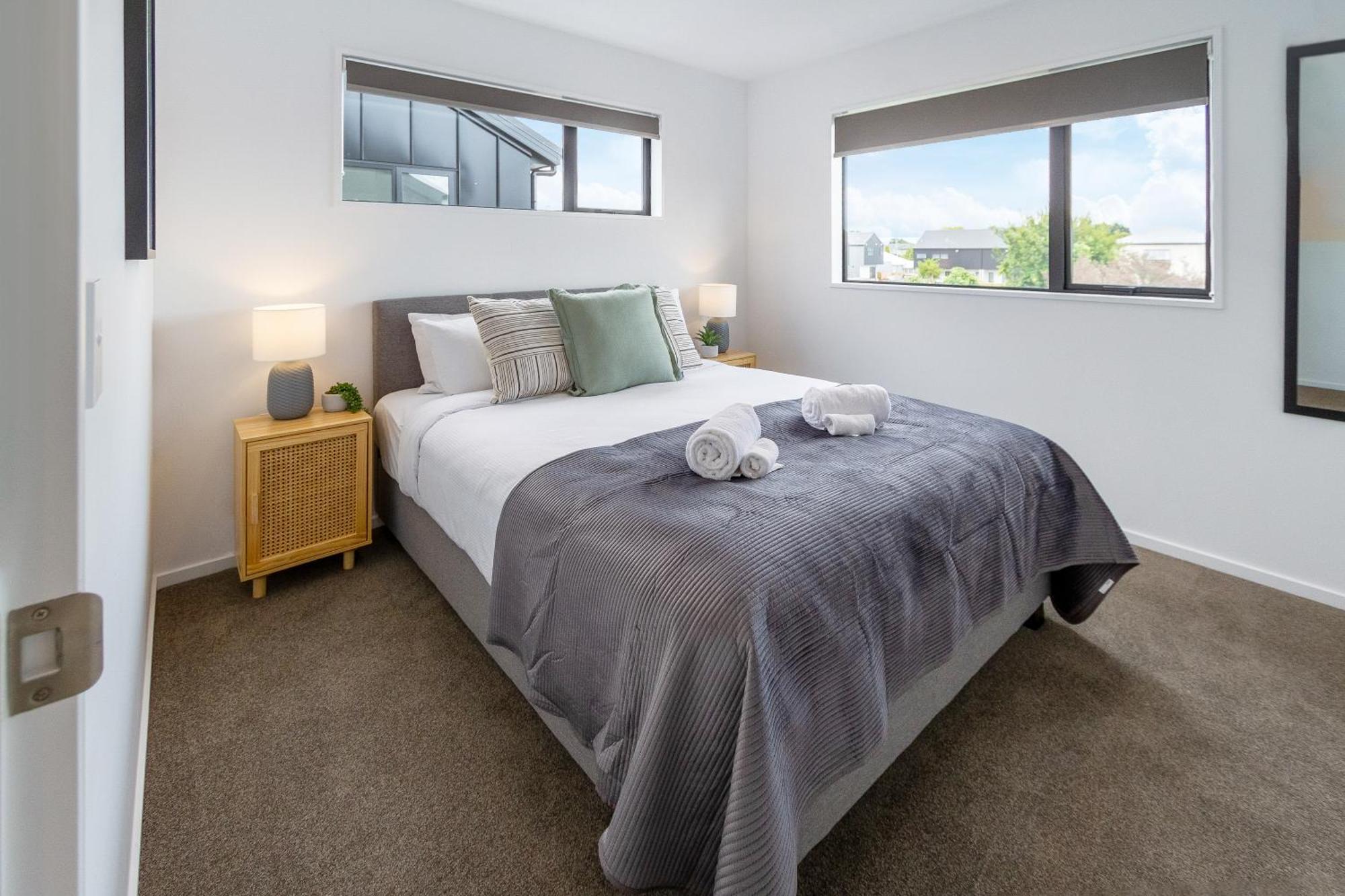 2Br Townhouse: Cosy, Close To City, Car Park 基督城 外观 照片